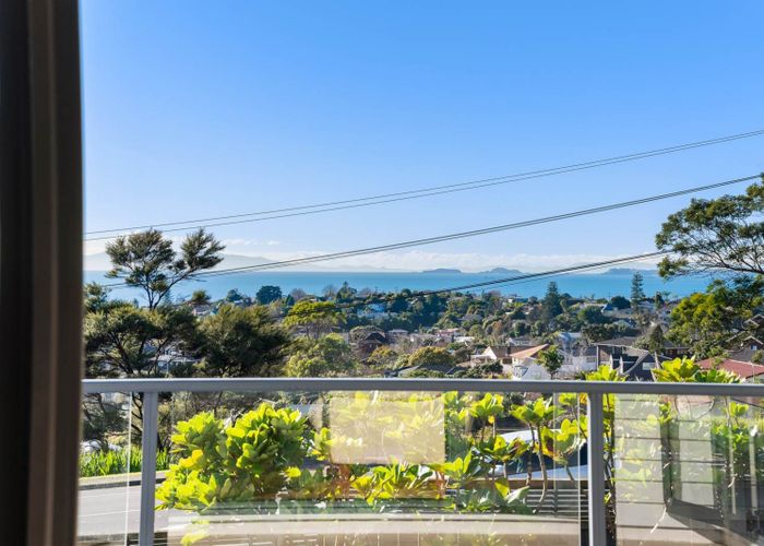  at 762 East Coast Road, Oteha, Auckland