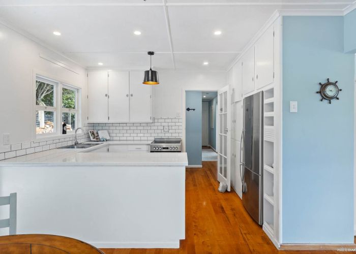  at 8 Beach Road, Waiuku