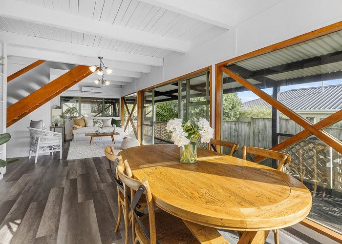  at 117 Gloaming Hill, Titahi Bay, Porirua, Wellington