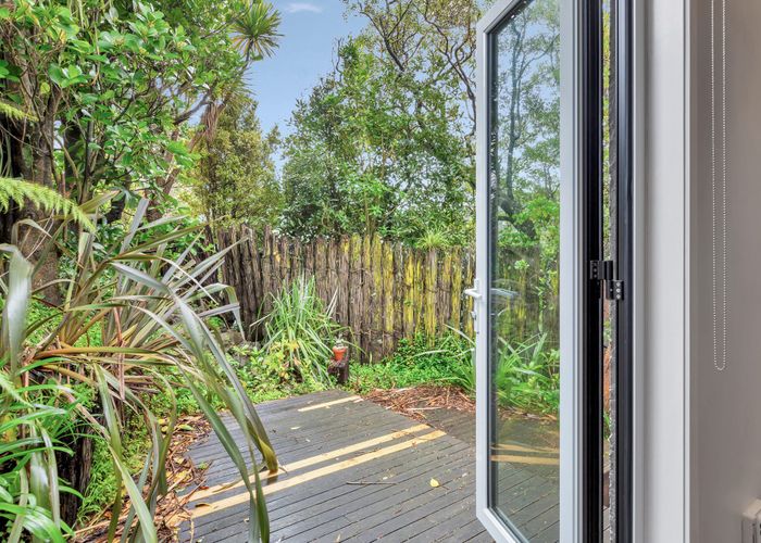  at 1 Fernhill Terrace, Wadestown, Wellington