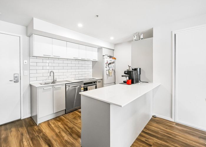  at 206/25 Bute Road, Browns Bay, North Shore City, Auckland