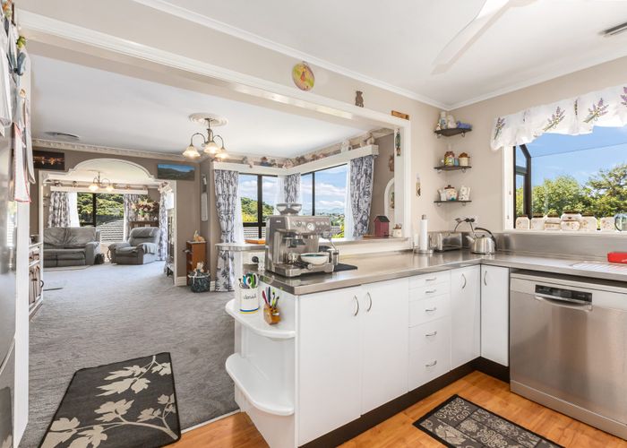  at 95 Ayton Drive, Whitby, Porirua