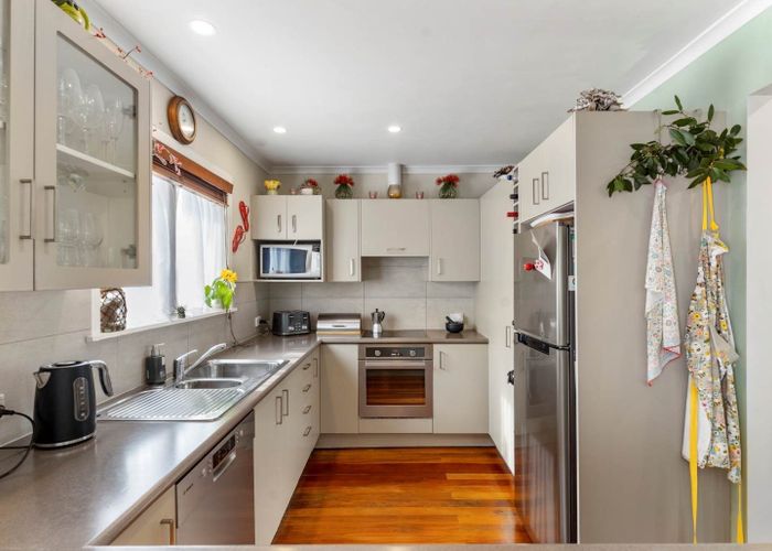  at 5 Wood Avenue, Howick, Manukau City, Auckland