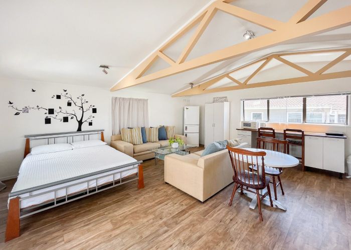  at 14 Merida Place, Unsworth Heights, North Shore City, Auckland