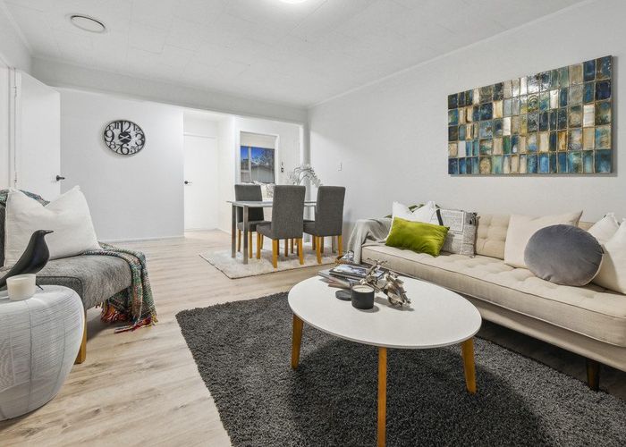  at 6 Serrano Place, Clover Park, Auckland