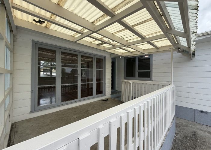  at 26  Riverpark Crescent, Henderson, Waitakere City, Auckland