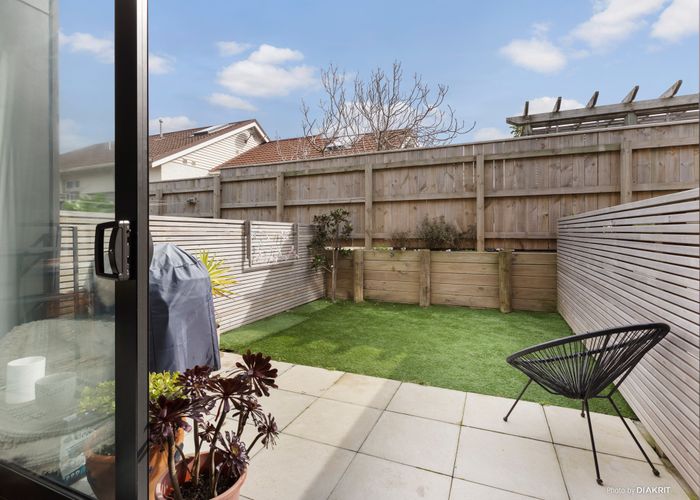  at 8/20 Trent Street, Island Bay, Wellington