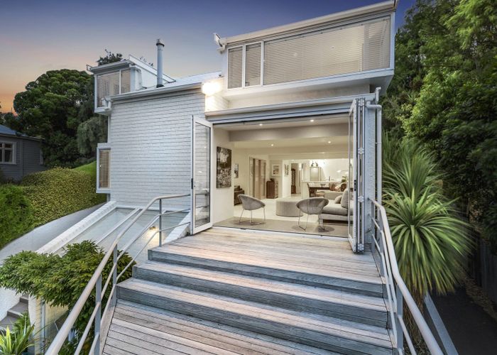  at 34 Marine Parade, Macandrew Bay, Dunedin