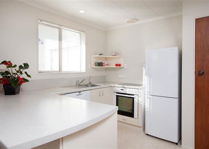  at 2/504 Devon Street East, Strandon, New Plymouth
