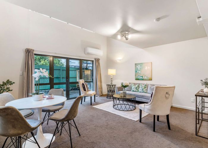  at 2/89 Portage Road, New Lynn, Auckland