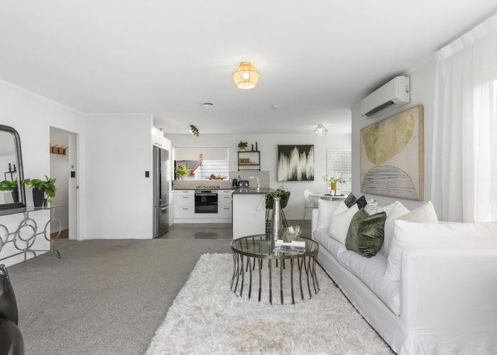  at 15A Coubray Place, Botany Downs, Manukau City, Auckland