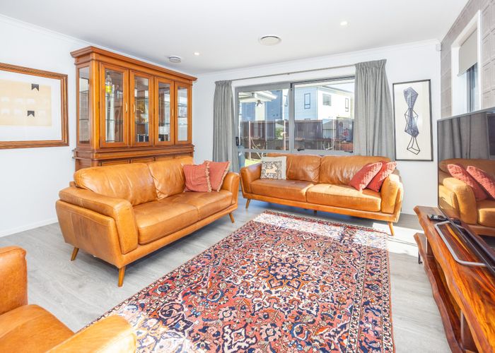  at 5 Kennedy Lane, Hamilton East, Hamilton