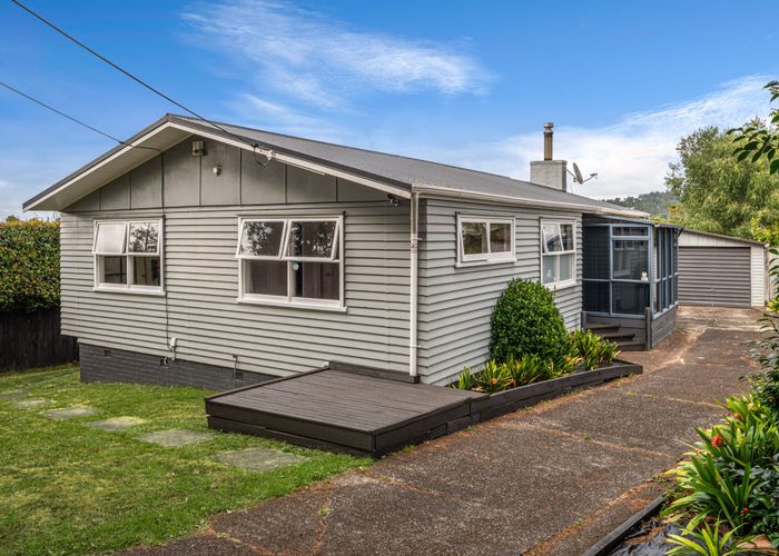  at 6 Tauhara Street, Green Bay, Auckland