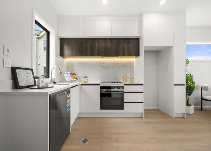  at 8 Clensmore Place, Torbay, North Shore City, Auckland