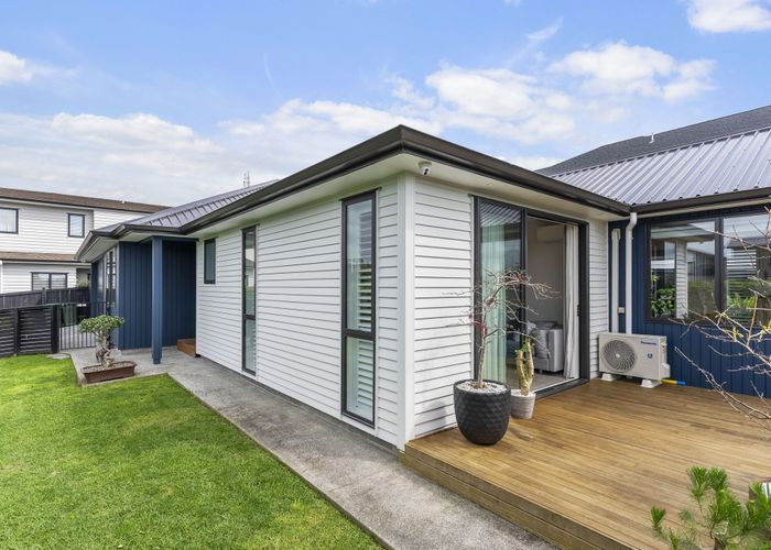  at 2 Tawatawa Street, Long Bay, North Shore City, Auckland