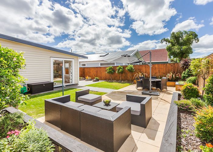  at 10 Queen Street, Petone, Lower Hutt