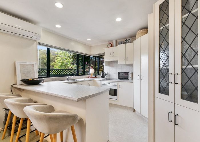  at 2/17 Arthur Road, Hillpark, Auckland