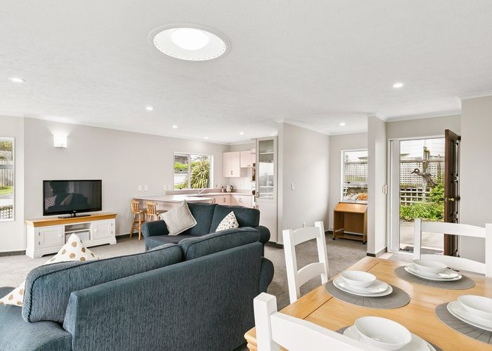  at 27 Pelorous, Paparangi, Wellington, Wellington