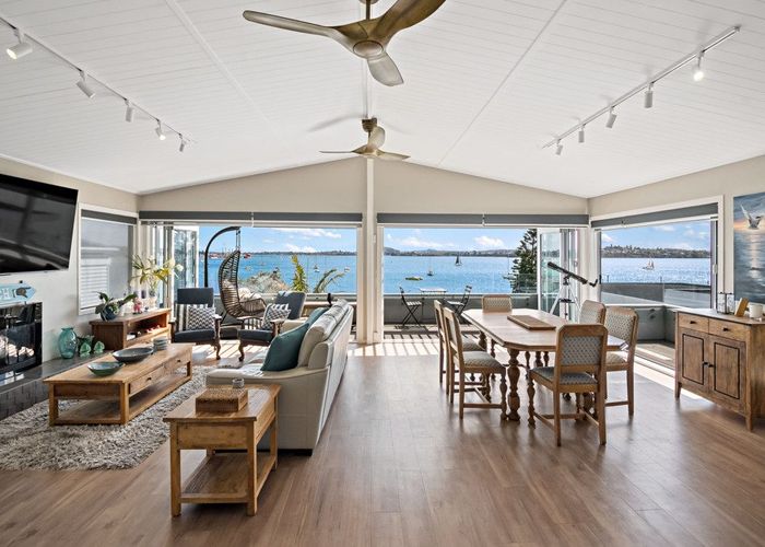  at 2/62 The Parade, Bucklands Beach, Manukau City, Auckland