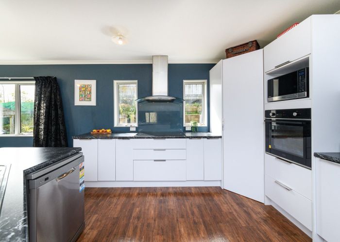 For sale 34 Ruapehu Drive, Fitzherbert, Palmerston North, Manawatu