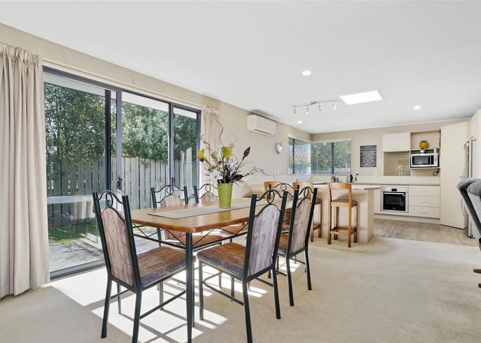  at 26 Bouverie Crescent, Flagstaff, Hamilton