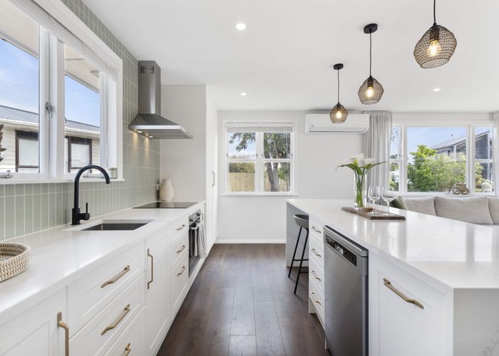  at 31 Crocombe Crescent, Beach Haven, Auckland