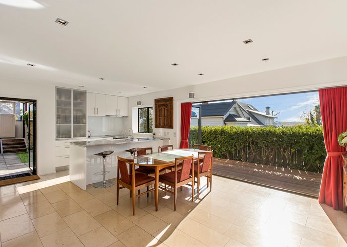  at 5/6 Curran Street, Herne Bay, Auckland