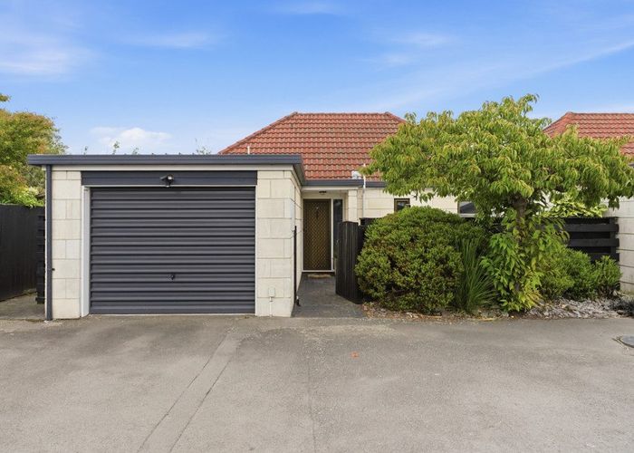  at 8/4 Broadbent Street, Riccarton, Christchurch City, Canterbury