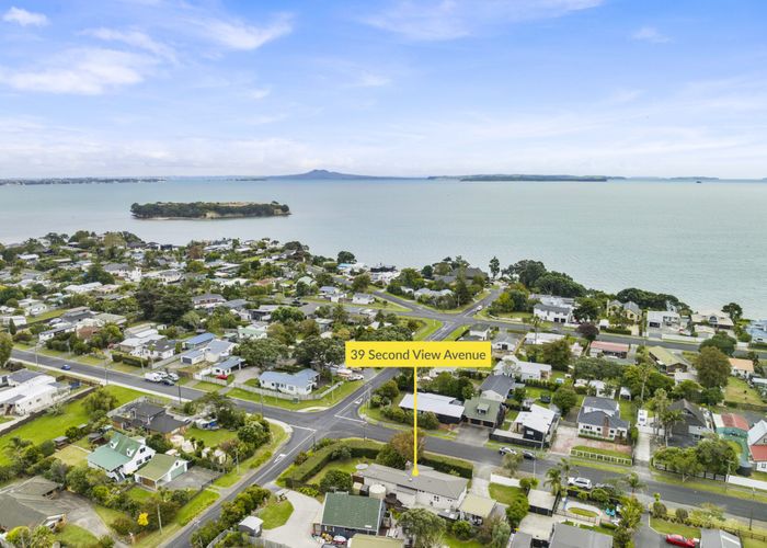  at 39 Second View Avenue, Beachlands, Manukau City, Auckland