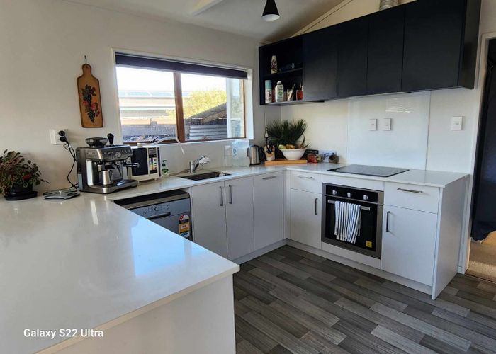  at 6 Mountainview Terrace, Otaki Beach, Otaki