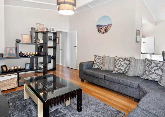  at 14 Astor Place, Manurewa, Auckland