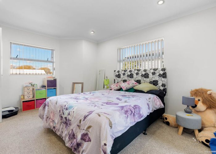 at 4/9 Maru Road, Takanini, Auckland