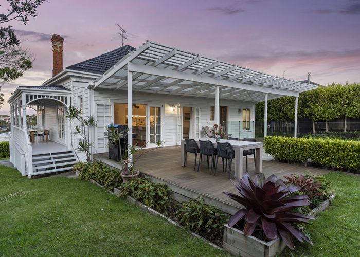 at 12 Springfield Road, Morningside, Auckland