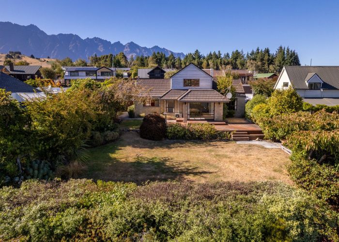  at 16 Oregon Drive, Kelvin Heights, Queenstown