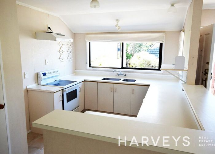  at 3 Chardon Place, Henderson, Waitakere City, Auckland