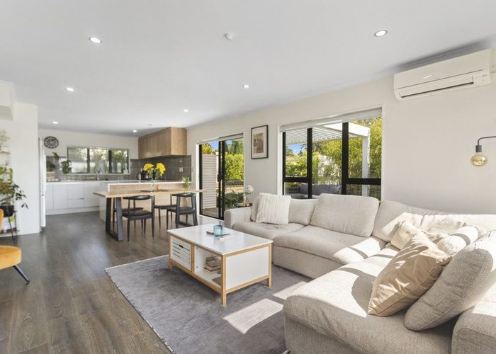  at 11B Edgewood Way, Henderson, Waitakere City, Auckland