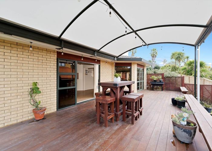 at 16 Widdison Place, Albany, Auckland