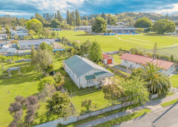  at 13 Victoria Street, Waipawa, Waipawa