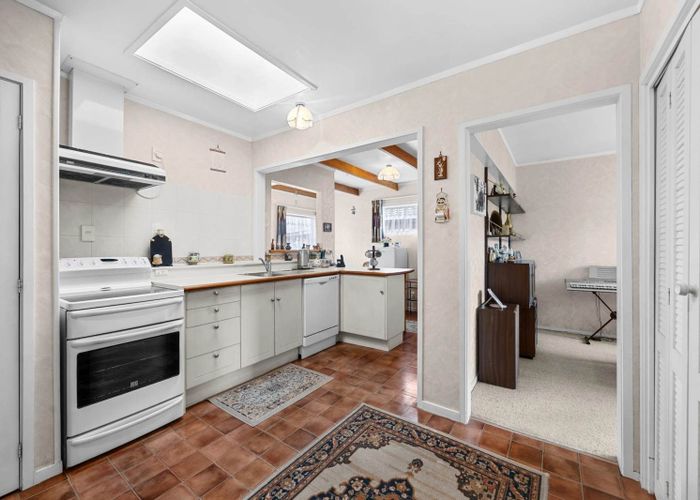  at 80 Botany Road, Botany Downs, Manukau City, Auckland