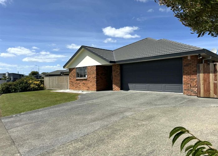  at 42  Peter Hall Drive, Kelvin Grove, Palmerston North, Manawatu / Whanganui