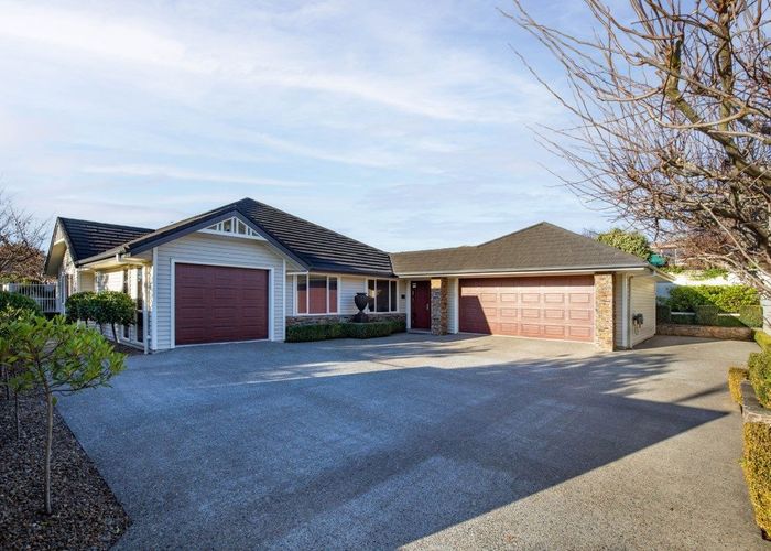  at 1 Featherstone Drive, Flagstaff, Hamilton, Waikato