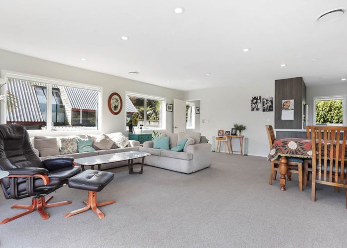  at 13A Sea Vista Avenue, Beach Haven, North Shore City