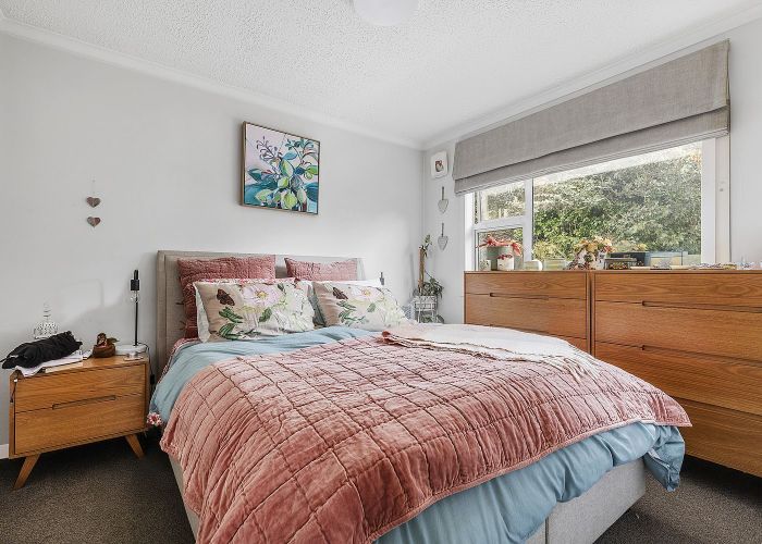  at 2/74 Creswick Terrace, Northland, Wellington, Wellington