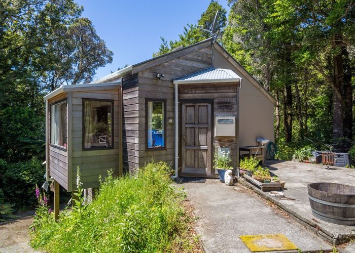  at 92 Avro Road, Blue Mountains, Upper Hutt
