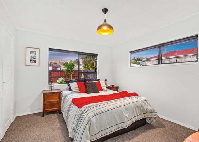  at 9 West Harbour Drive, West Harbour, Auckland