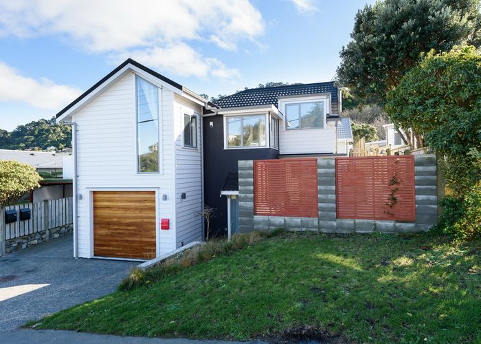  at 19 Omar Street, Khandallah, Wellington