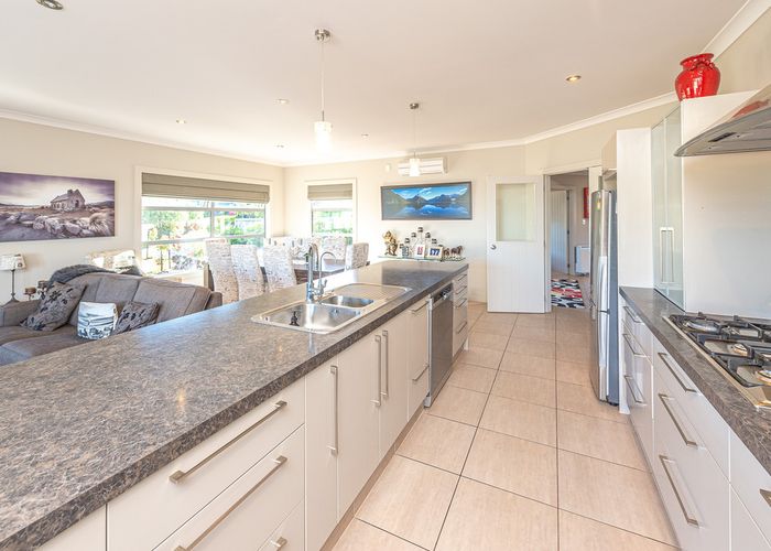  at 4 Lithgow Drive, Otamatea, Whanganui