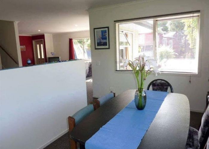  at 2 Chamberlain Street, Waimangaroa