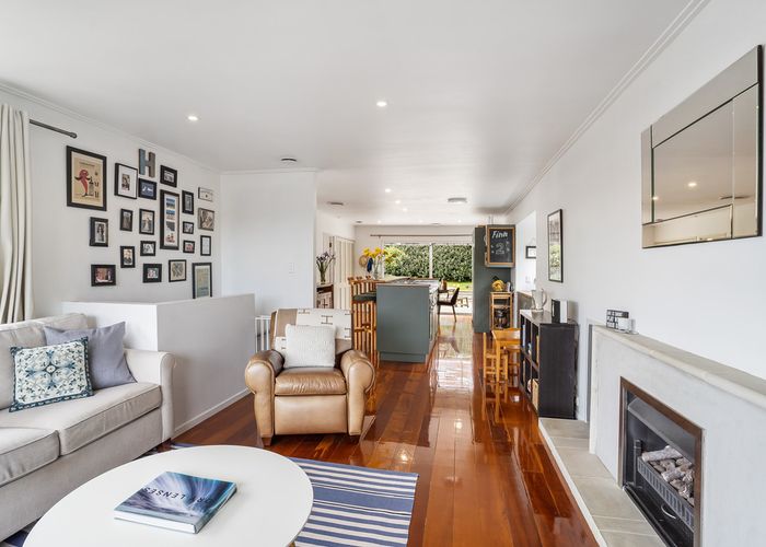  at 27 Temple Street, Meadowbank, Auckland