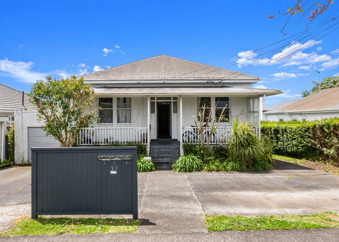  at 37 Taumata Road, Sandringham, Auckland